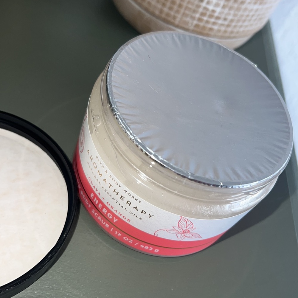 bath & body works aromatherapy guava + orange sea salt body scrub - Picture 4 of 4